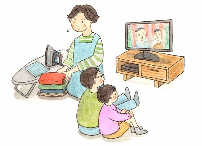 キッチンにも お風呂にも 持ち運べるテレビで暮らしが変わった Esseonline エッセ オンライン