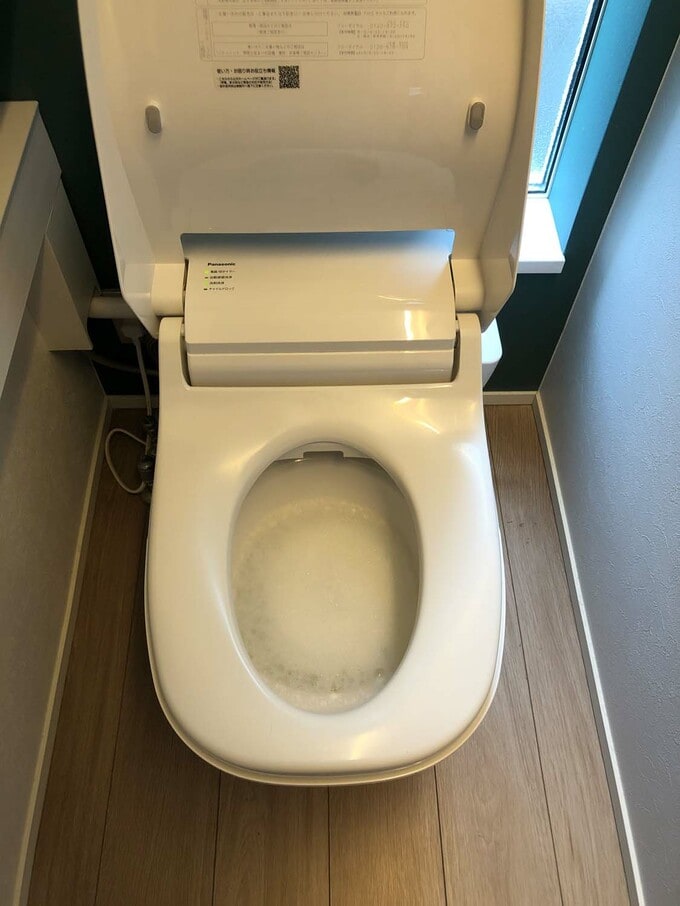 流したあとに泡がたまる機能