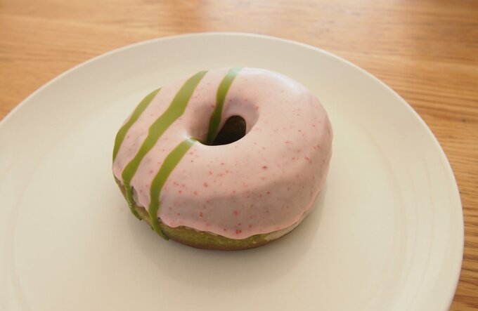 さくらと抹茶のドーナツ