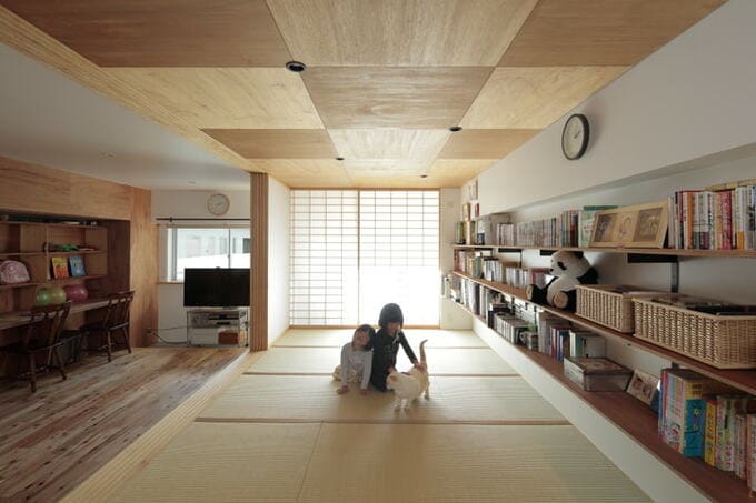 寝室兼リビングの畳スペース