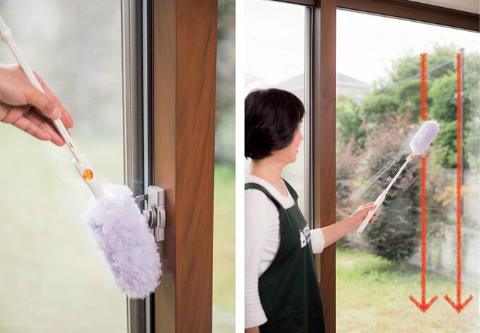 .ハンディモップで枠や窓ガラスのホコリを払う