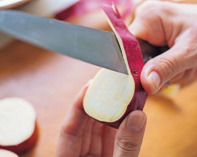 サツマイモ皮むき