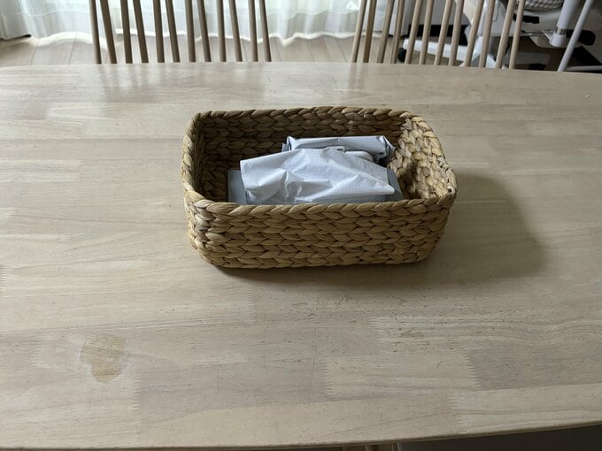 カゴに入れたティッシュボックス
