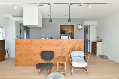 【マンションリノベ事例】間仕切りなしで回遊性アップ！快適動線でのびのびと暮らす