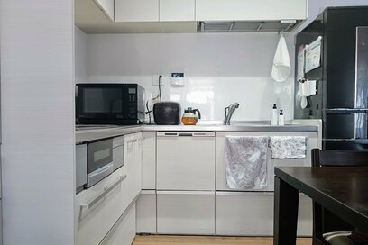 50代からの「片付けやすいキッチン」のコツ。体力を使わず掃除、におい対策も