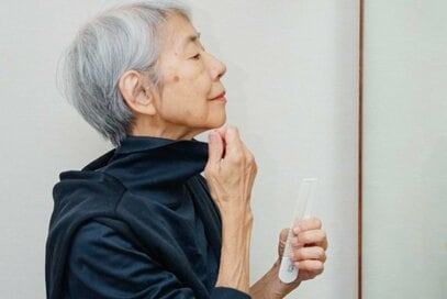 75歳・節約家の「少ない服」でおしゃれを楽しむコツ。古いワンピースもリメイクで新鮮に