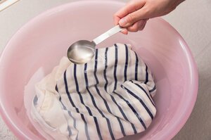 つけおきして酢で中和させればすっきり!