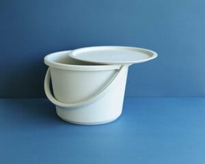 ポリプロピレンバケツ・フタ付（7.5L）