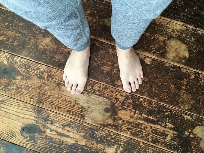 床暖房を裸足で体感