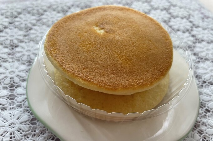 北海道バターと自家炊き餡のパンケーキ（129円）