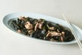 「乾燥ワカメ」が主役・豚肉とワカメの炒め物。ご飯との相性抜群<長谷川あかりさんレシピ>