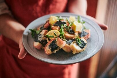 タサン志麻さんの簡単「フレンチおせち」。かまぼこや大根が華やかごちそうに