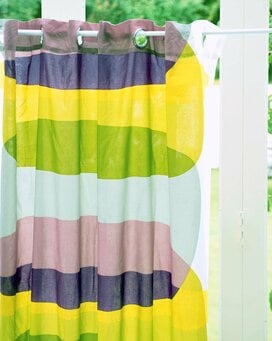 カラッと大物が乾くこの時期こそ！プロが教えるカーテンの洗い方