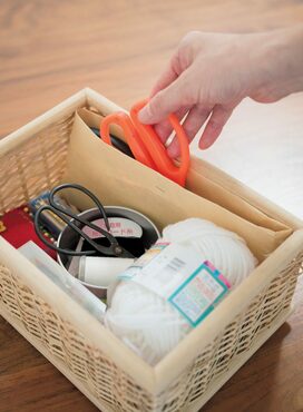 封筒やカップでものを「ひとまとめ」に！使い勝手と見栄えが改善します