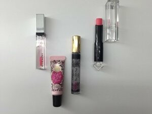 左からジバンシイ、マジョリカマジョルカ、キャンメイク、ゲラン