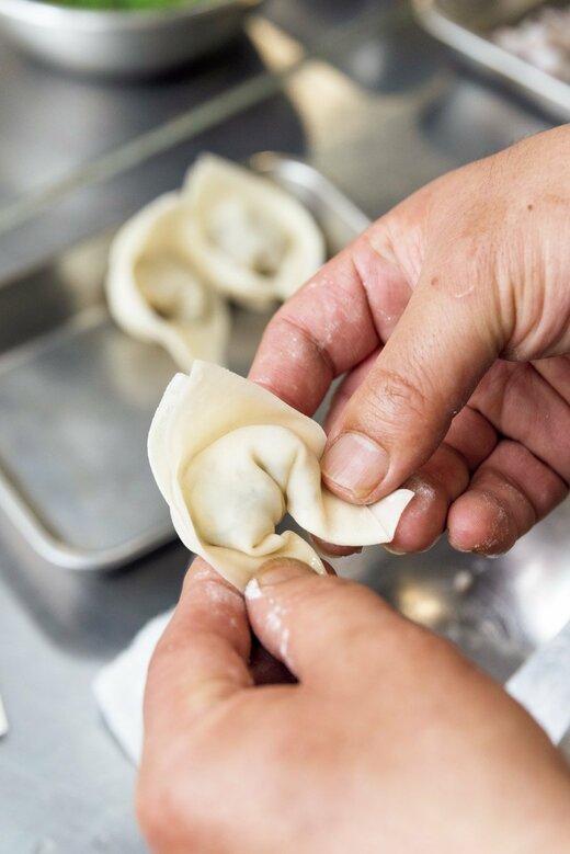 ワンタンを包む