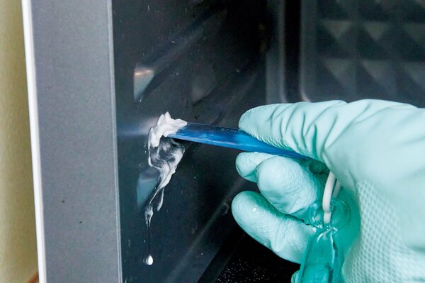 レンジのガンコな汚れには重曹ペースト