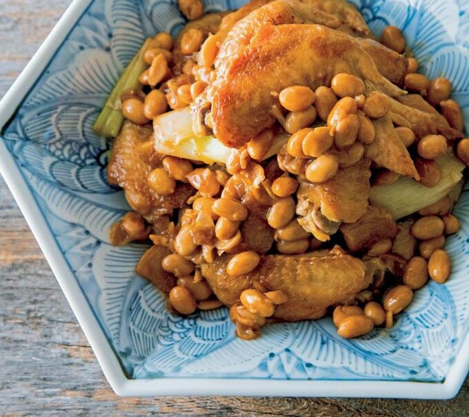 手羽先と大豆の煮物