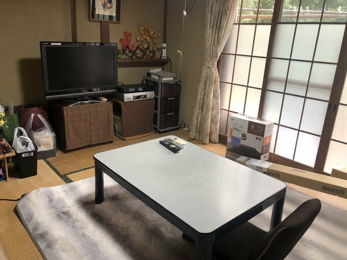 バラバラの家具
