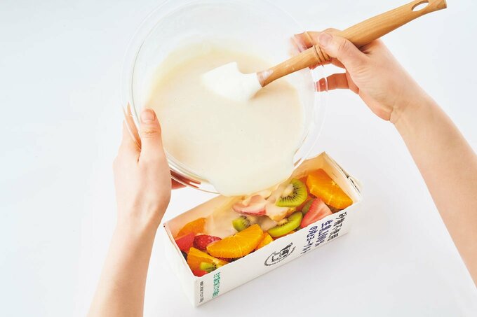 寒天液を流し込む