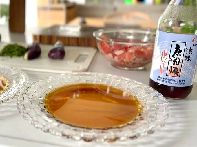 皿に注がれためんつゆ