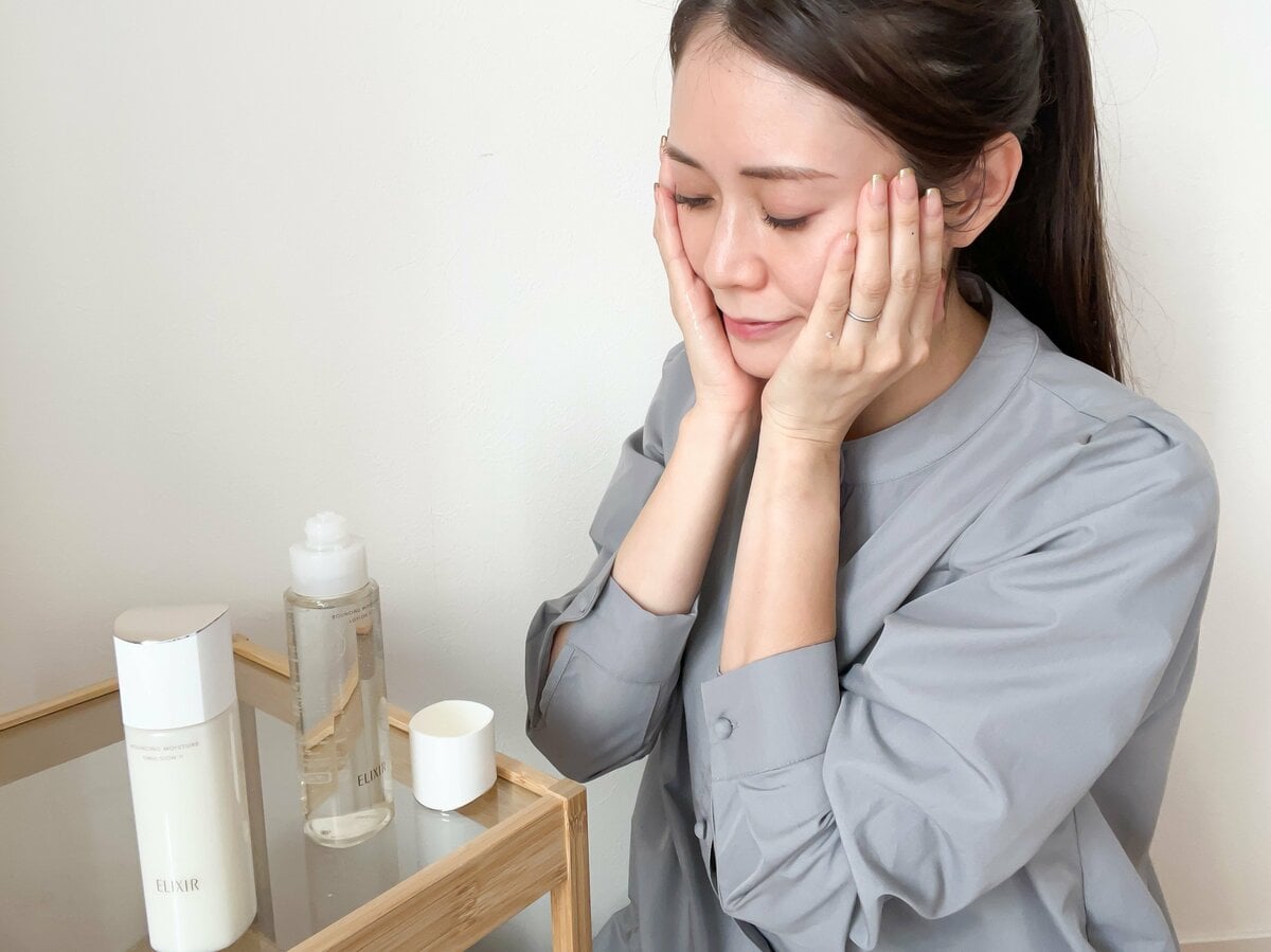 化粧水と乳液だけ」で目指す！新年はハリ・うるおい肌で迎えよう