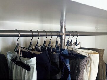 もう手放せない、編集部員の「愛用アイテム」3つ。ボトムハンガーで無駄収納をなくす