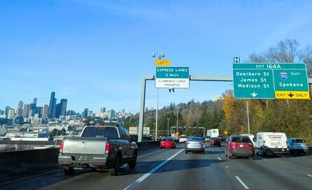 アメリカの高速道路は基本的に「無料」って本当？休憩所、グルメ…日本と違うこと