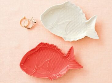 お正月気分MAX！おめでたすぎる紅白カラーの雑貨＆豆皿