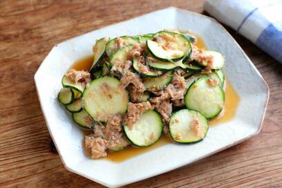 ズッキーニは生がおいしい。即完成するツナを使った中華あえ
