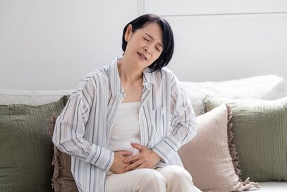 生理が終わったあとの「謎の出血」に注意。更年期の“不正出血やおりもの”で気にしたいこと：産婦人科医が説明