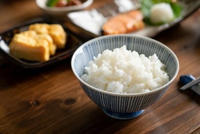 「正月太りに悩む人」はカロリーより栄養を重視で。カット野菜を食べるだけでも違う