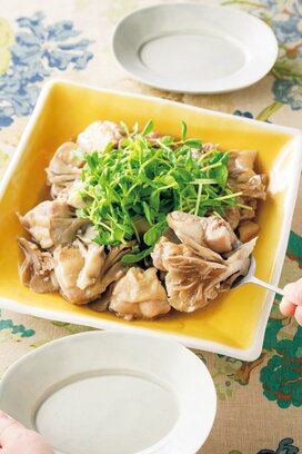 鶏肉とマイタケの塩香味蒸し。レンチンでつくる簡単腸活おかず