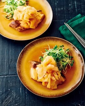 ブリ大根をピリ辛な中華風に。大根は薄切りでシャキシャキ食感