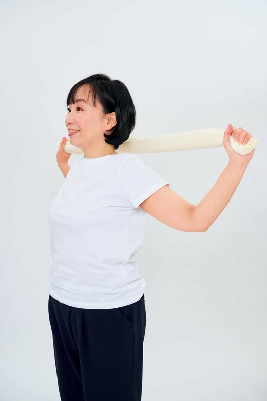 姿勢矯正エクササイズをしている人