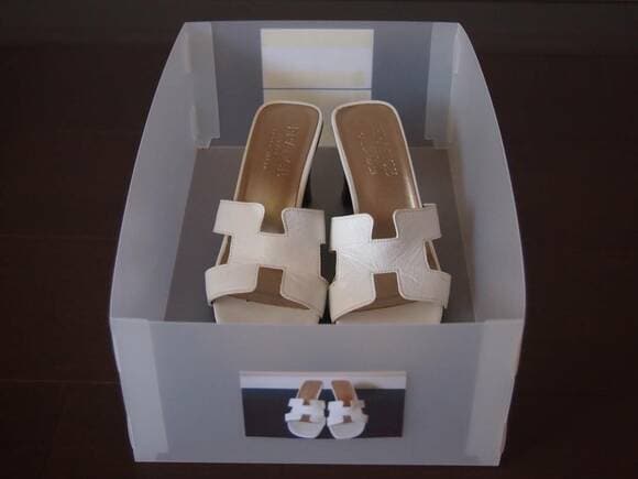 シューズボックスなどに入れ、写真をはって管理