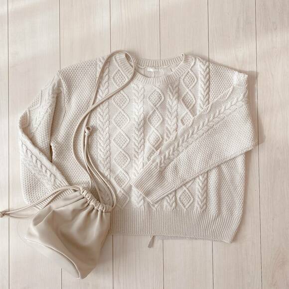 ケーブルバックリボンセーター