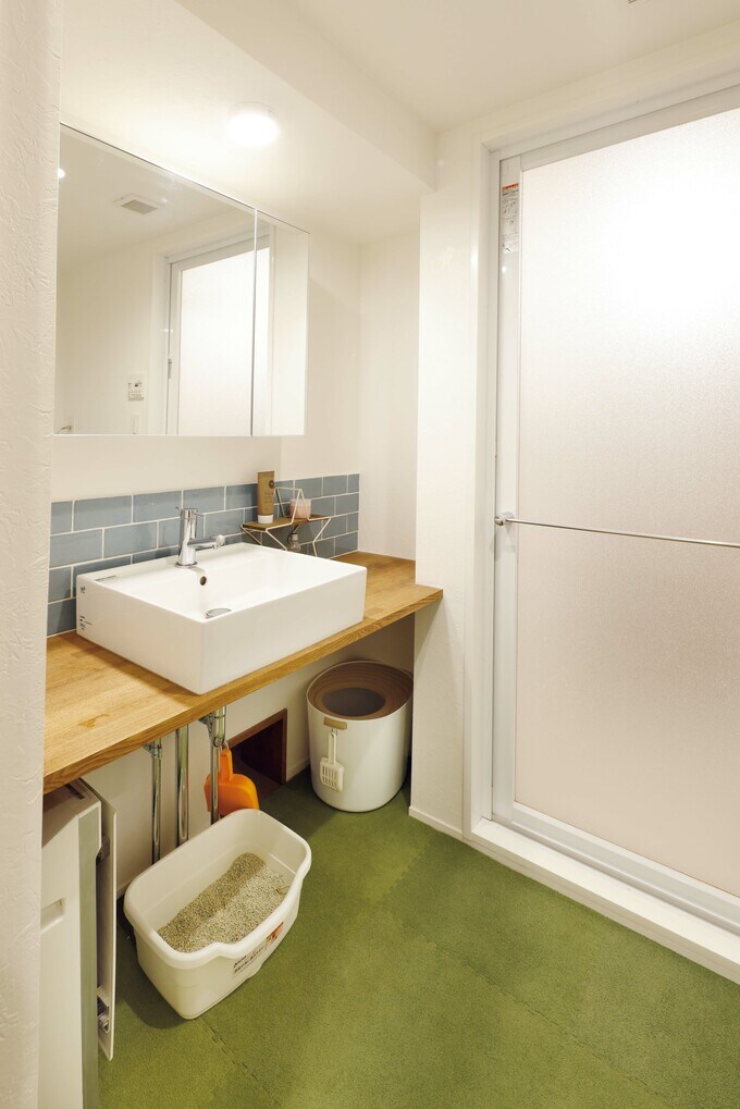 シュッと洗面所へ