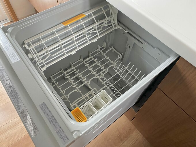 深型の食洗機をあけたところ