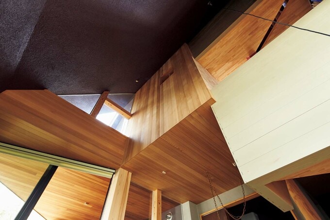 グラデーションのようにつながっていく吹き抜け