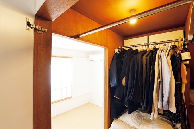 廊下側にも扉を設けたウォークインクローゼット