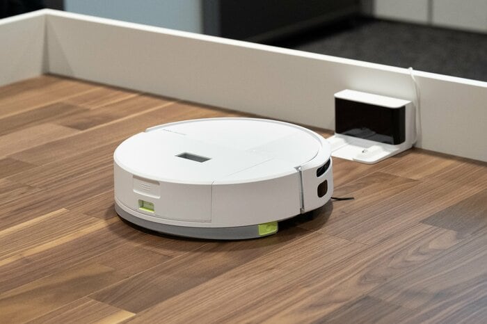 【未使用に近い】ロボット掃除機 ゴミステーション付き　ecozy ルンバ 手頃な価格の水拭き機能を搭載した自動ゴミ収集対応モデル
