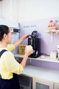 女性コーヒーメーカー