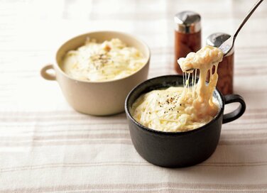 チーズが伸びーる！電子レンジでつくる簡単リゾット