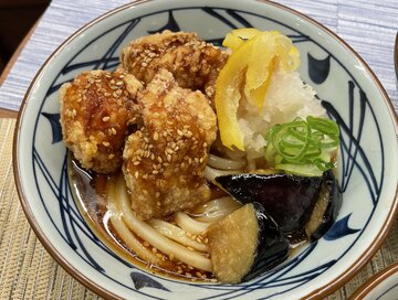 丸亀製麺の夏うどんに“から揚げ”がついに登場！絶対王者メニュー超えなるか！？