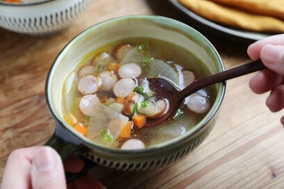 根菜たっぷりの和風ミネストローネ。寒い日の朝もすぐつくれる