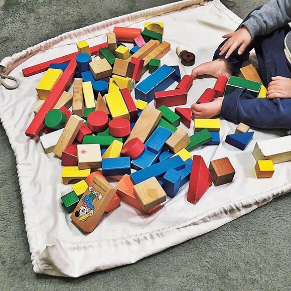 袋を広げた上で遊べばあと片づけも簡単