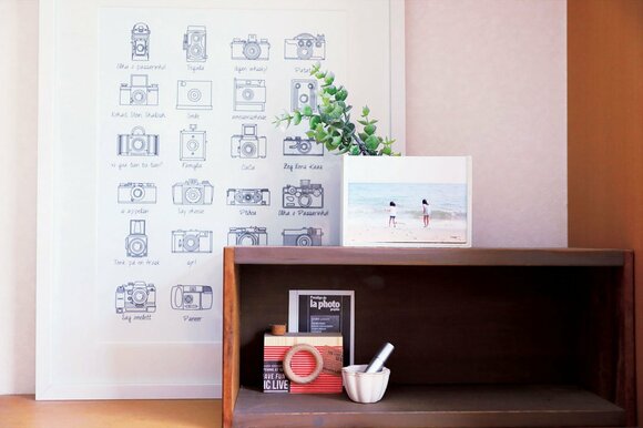 家族写真と小物を一緒に飾れる写真立て