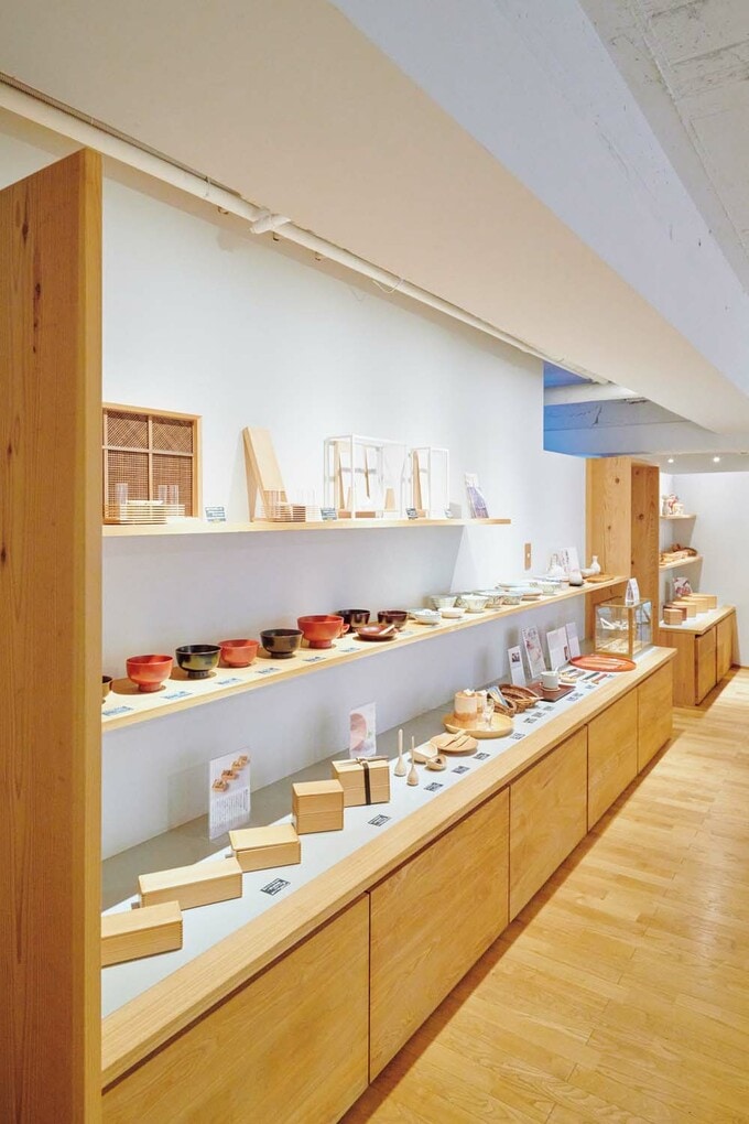 木の食器も展示