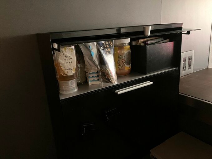 ごちゃごちゃしがちな袋入りの調味料もすっきり収納